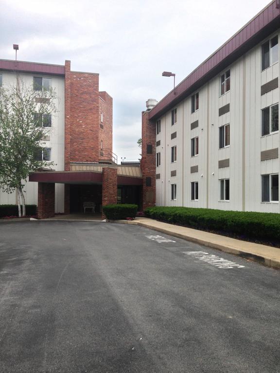 Super 8 By Wyndham State College Μοτέλ Εξωτερικό φωτογραφία